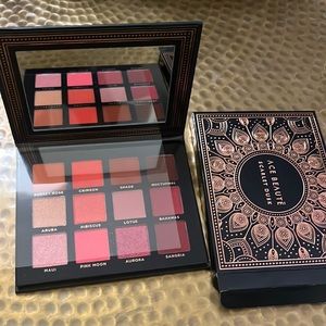 Scarlet Dusk Eyeshadow Pallette